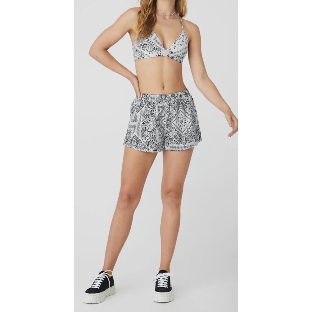 Alo Yoga Vapor Bandana Splendor Bra & Bandana Stride Short Set White Size L